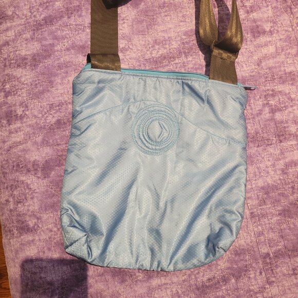 Tenacious NWOT - blue crossbody bag/purse with teal interior lining - Picture 2 of 3